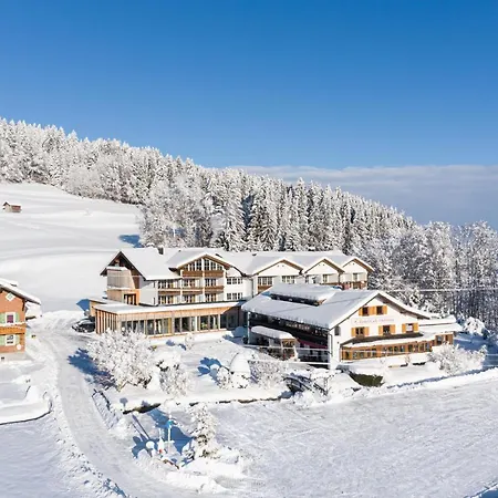 Wohlfuehlhotel Frohsinn Отель Фишен